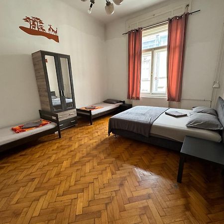 Boomerang Hostel Будапешт Экстерьер фото