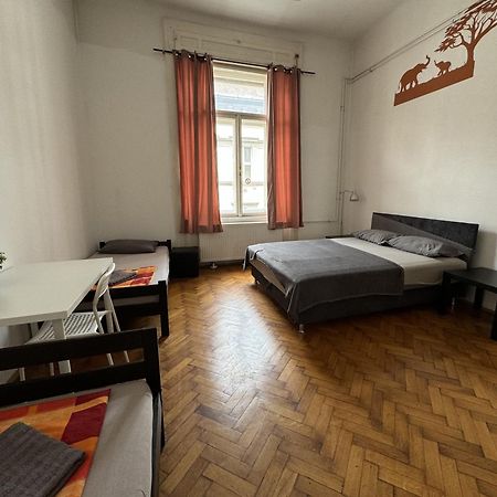 Boomerang Hostel Будапешт Экстерьер фото