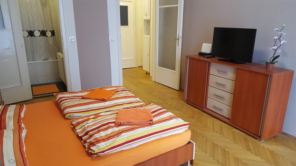 Boomerang Hostel Будапешт Экстерьер фото