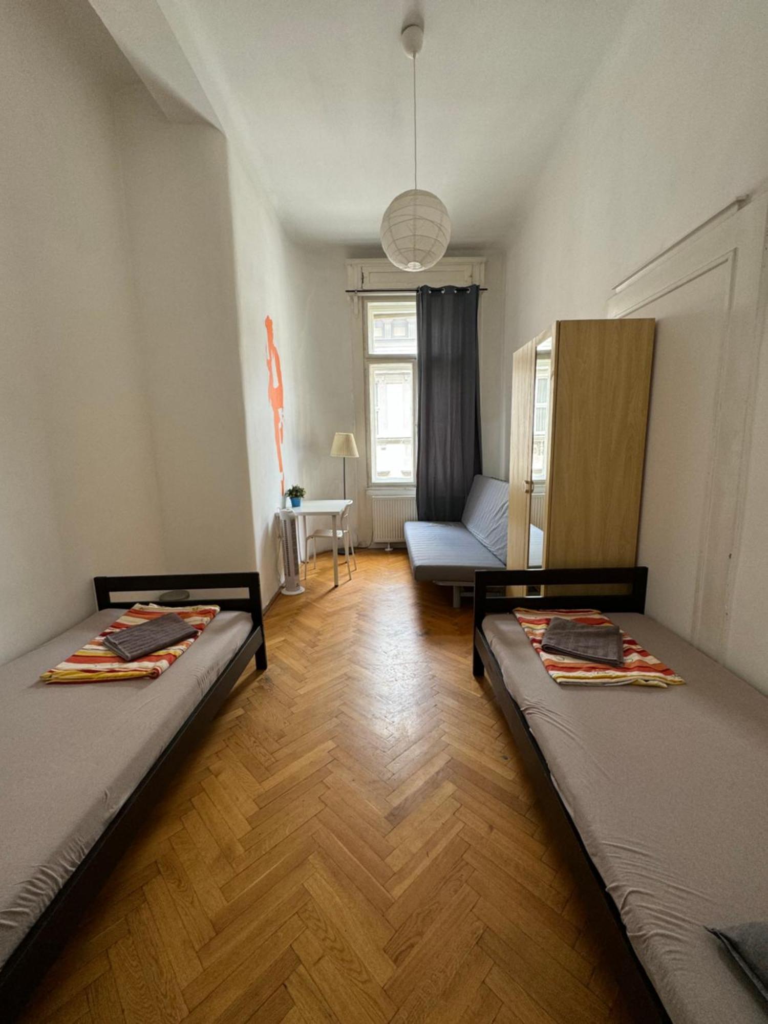 Boomerang Hostel Будапешт Экстерьер фото