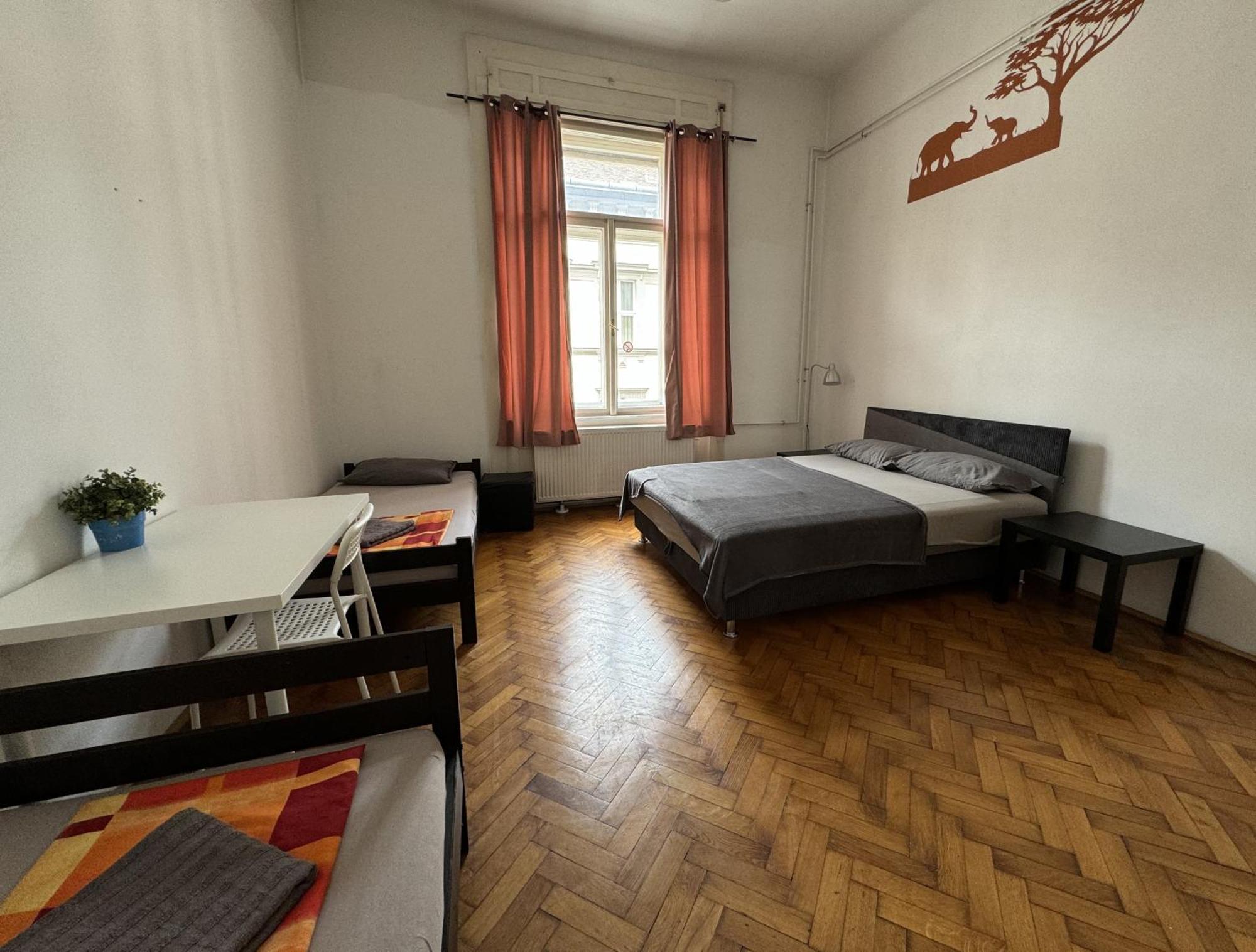 Boomerang Hostel Будапешт Экстерьер фото