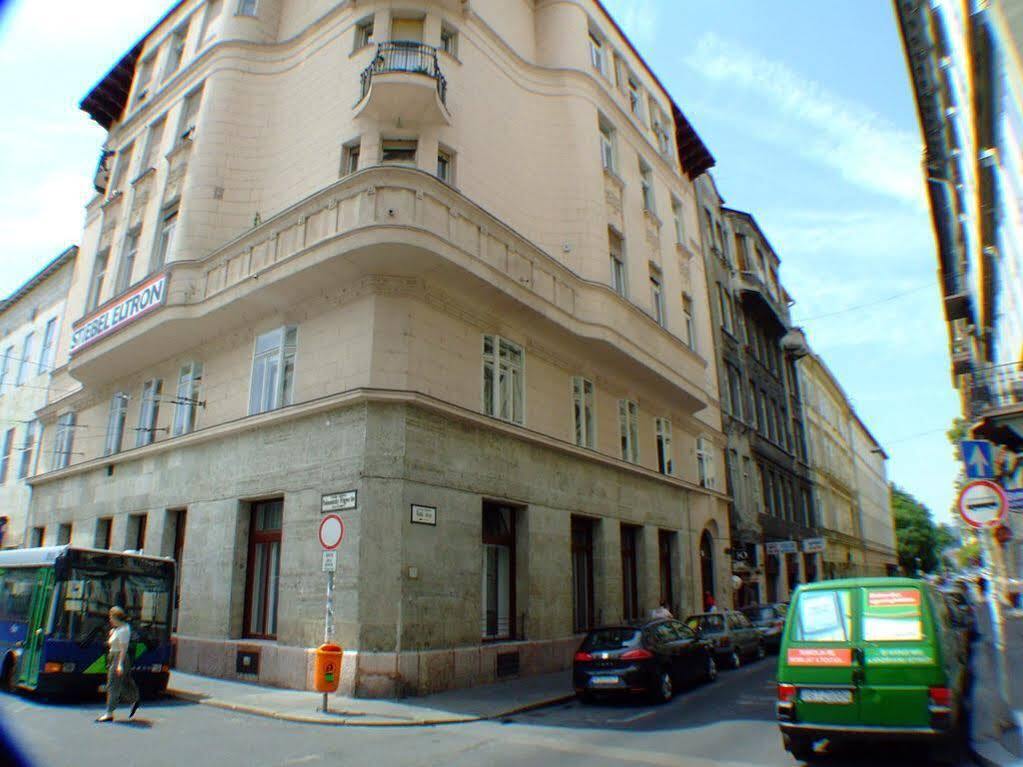 Boomerang Hostel Будапешт Экстерьер фото
